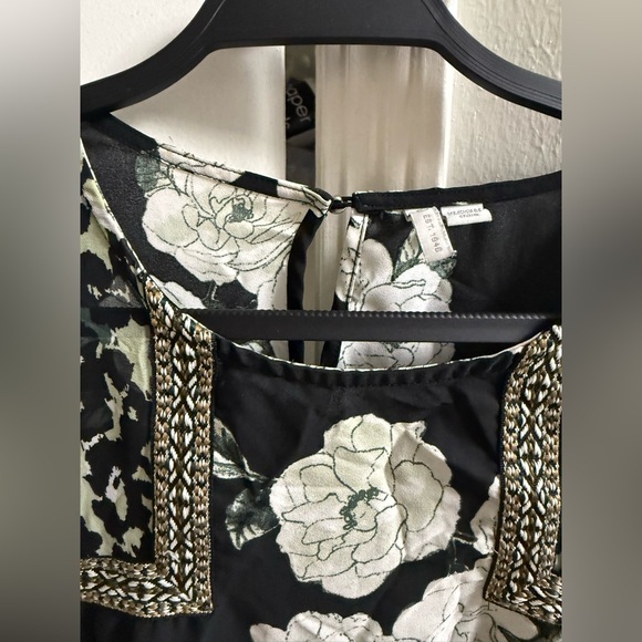 Floral and Animal Print Women's Top - Picture 3 of 4